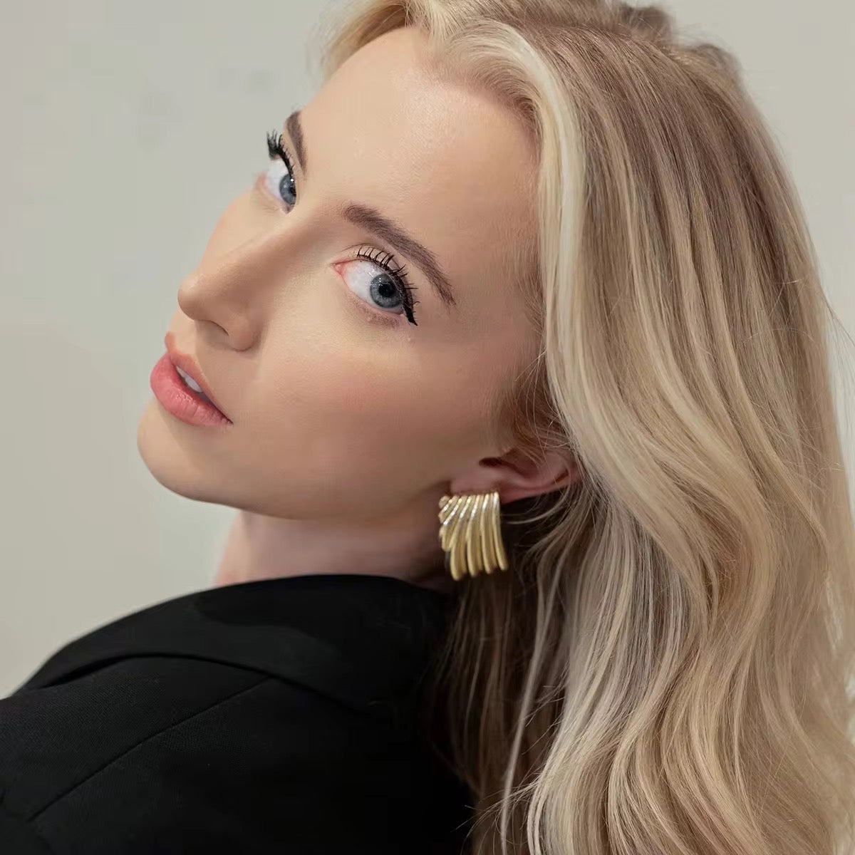 Silvra Studs