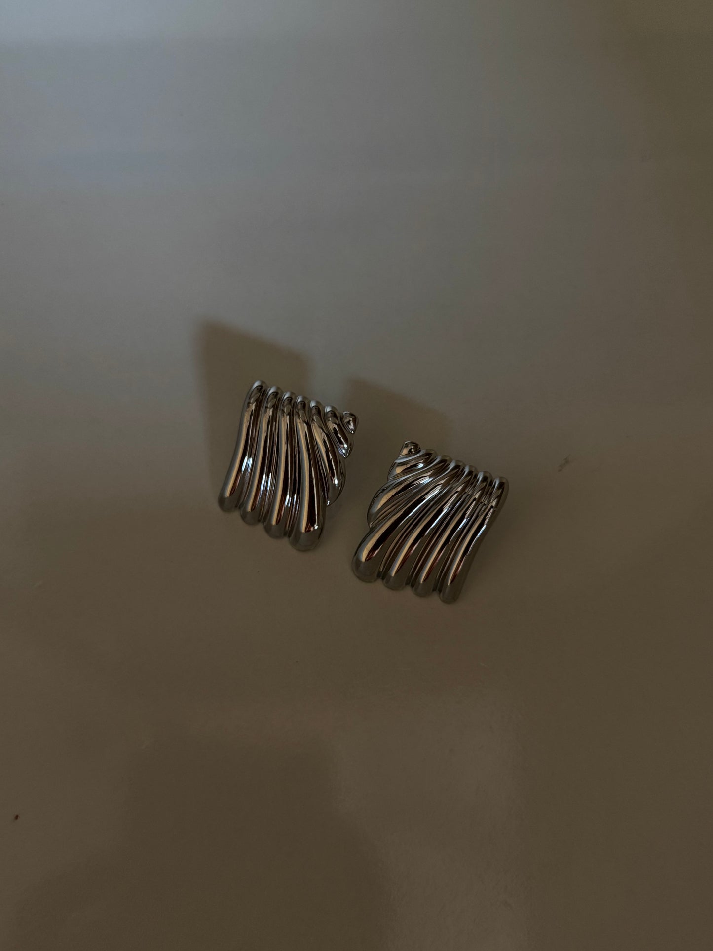 Silvra Studs