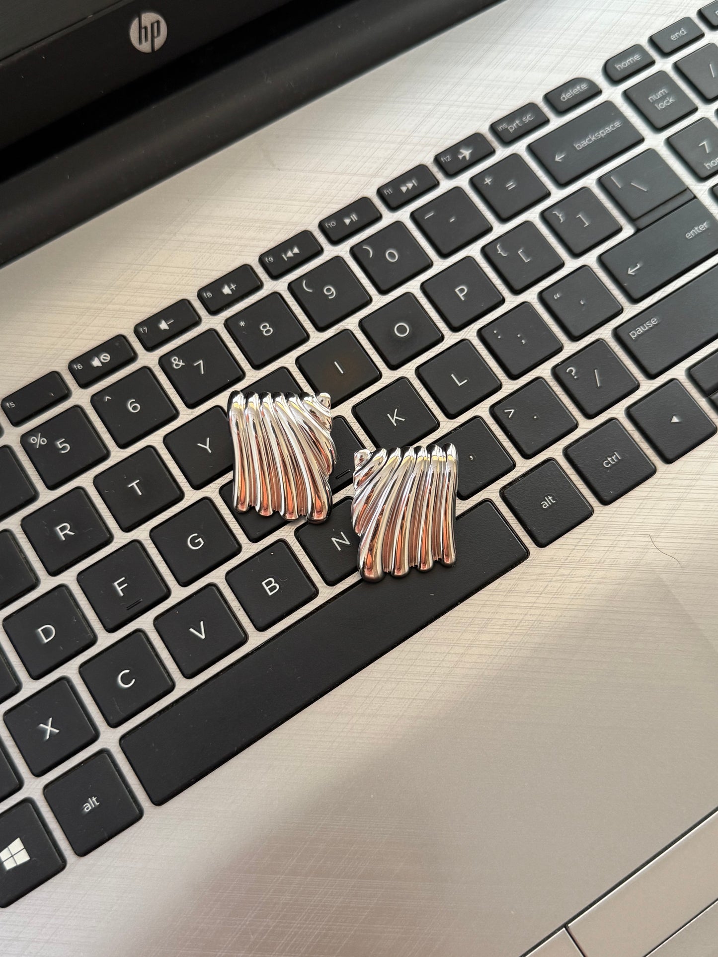 Silvra Studs