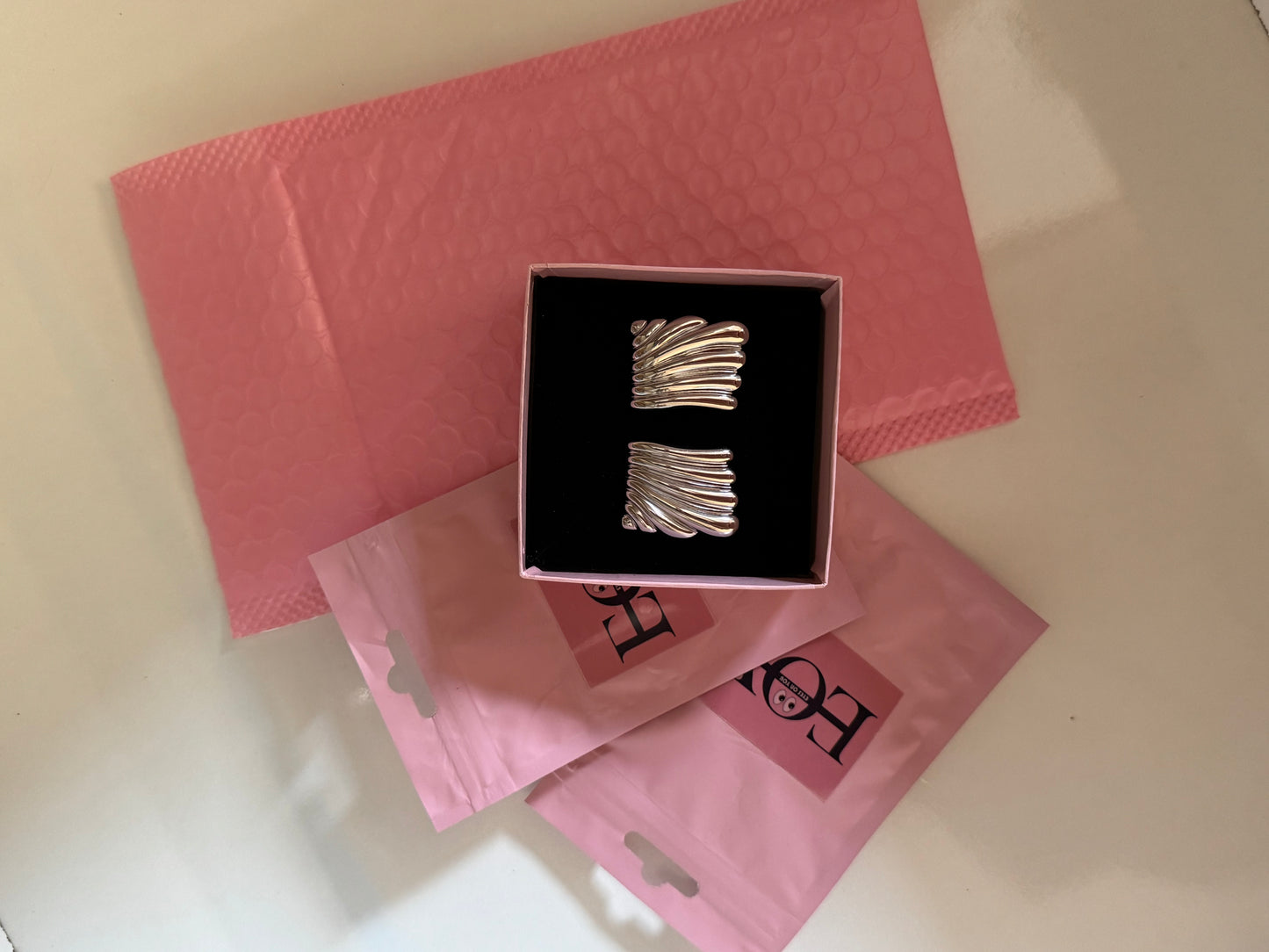Silvra Studs