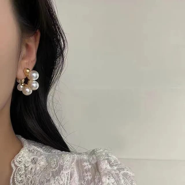 Pearl hoops pair